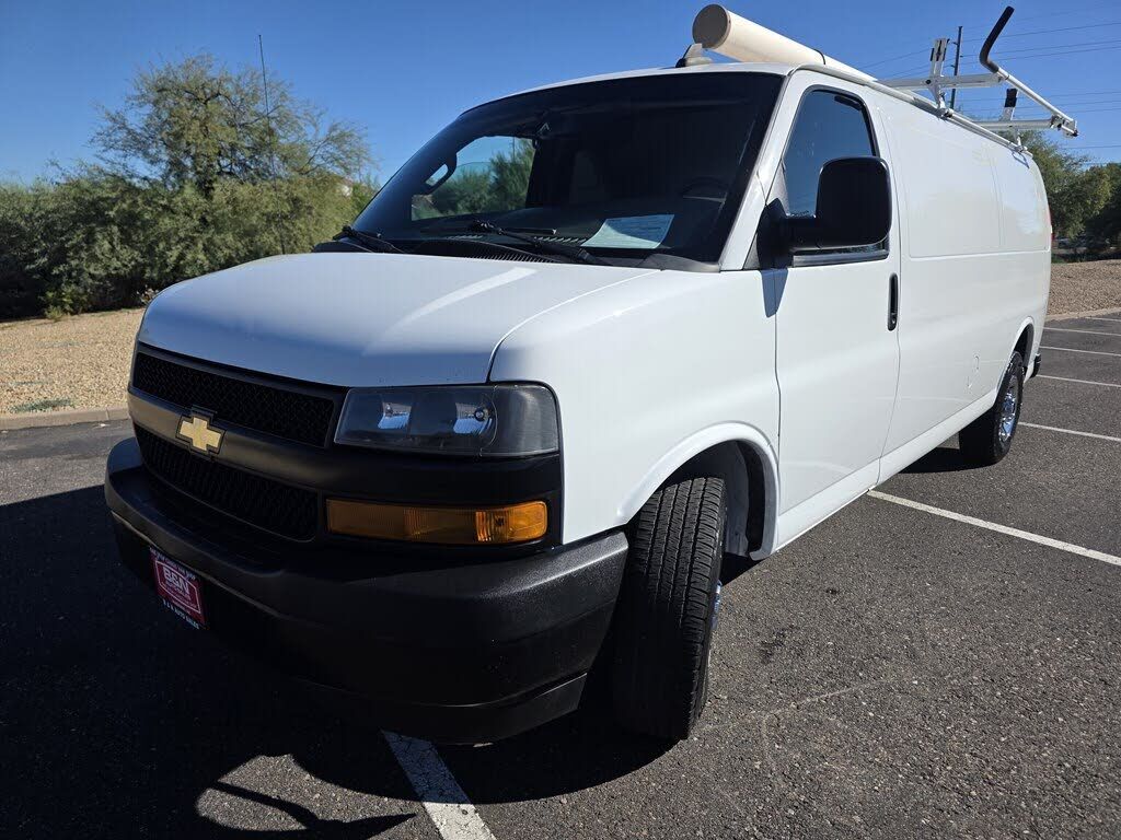 2020 CHEVROLET Express