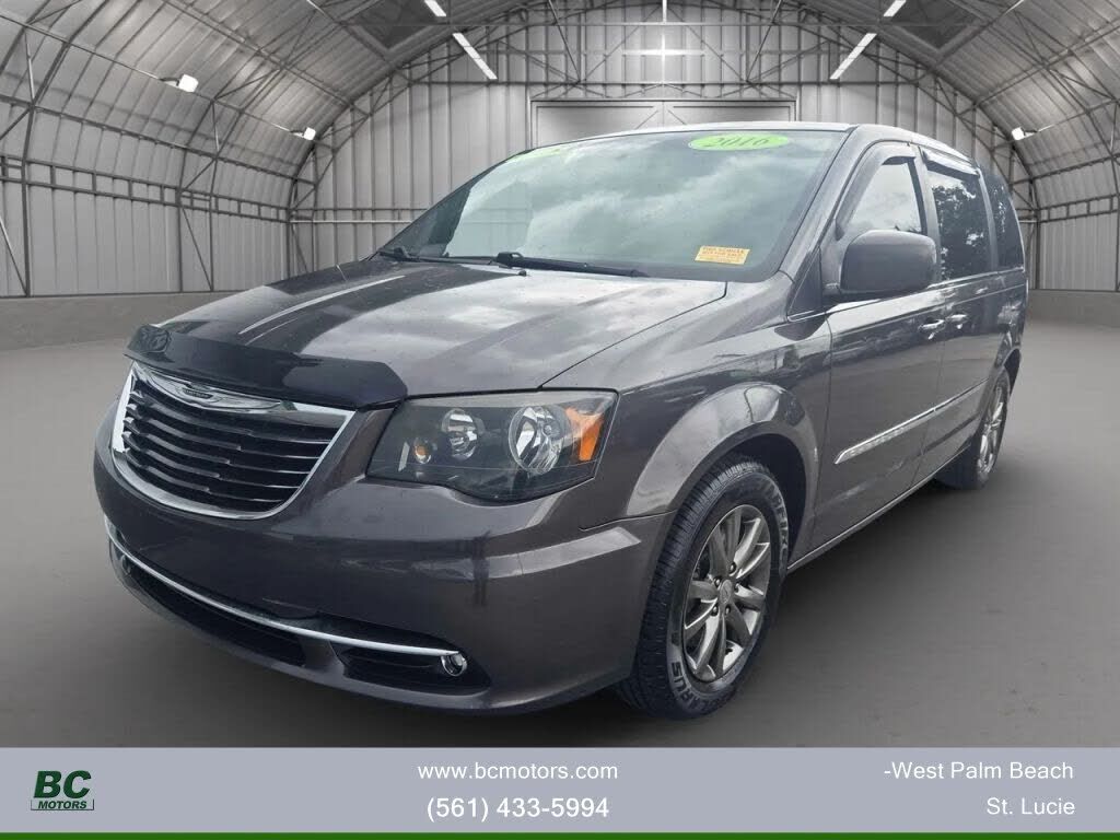 2016 CHRYSLER Town and Country