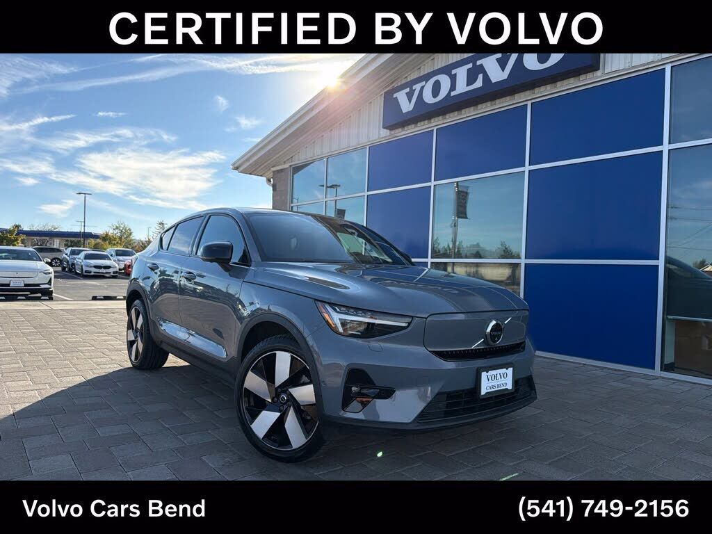 2023 VOLVO C40