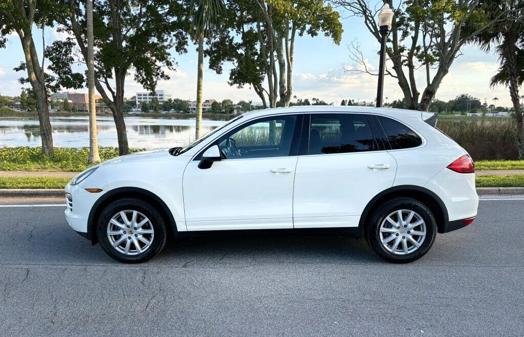 2011 PORSCHE Cayenne