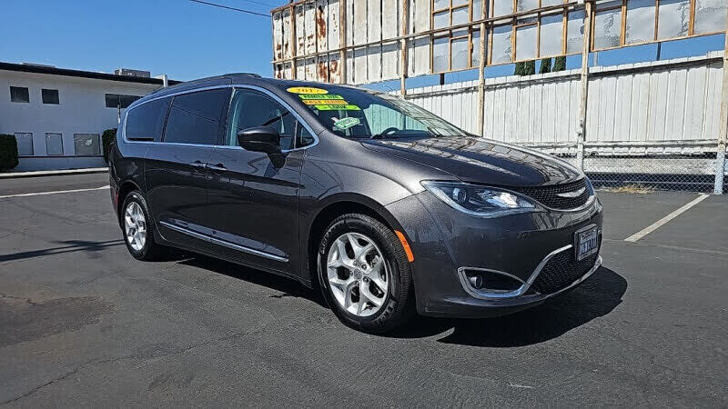 2017 CHRYSLER Pacifica