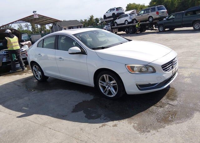 2015 VOLVO S60