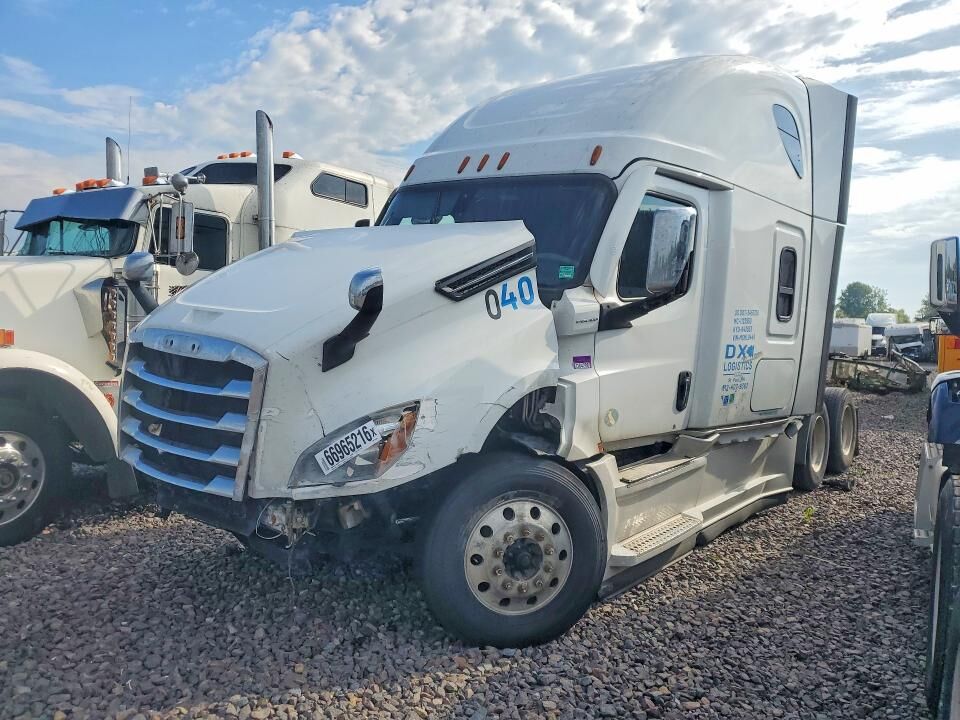 2021 FREIGHTLINER New Cascadia 126" Sleepercab