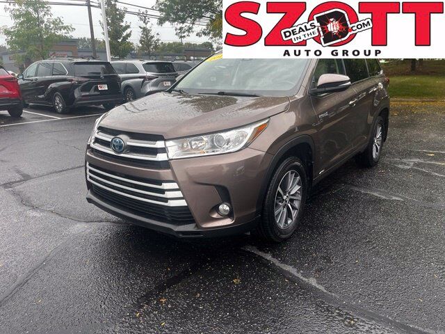 2017 TOYOTA Highlander