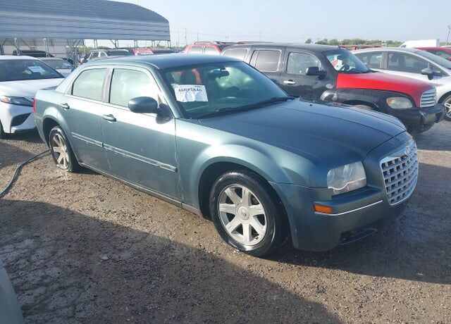 2005 CHRYSLER 300