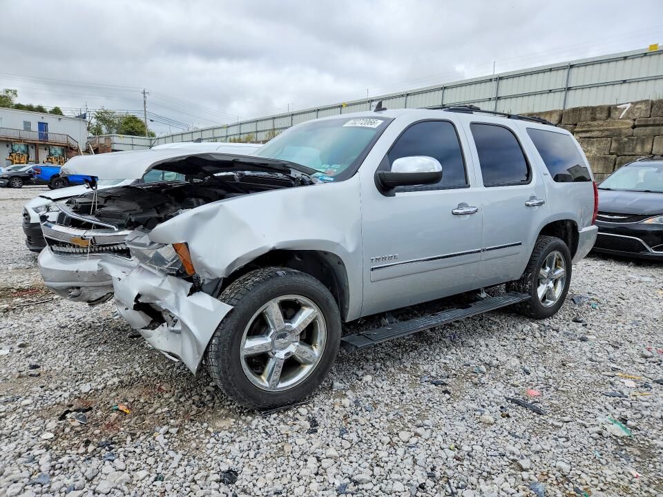 2013 CHEVROLET Tahoe