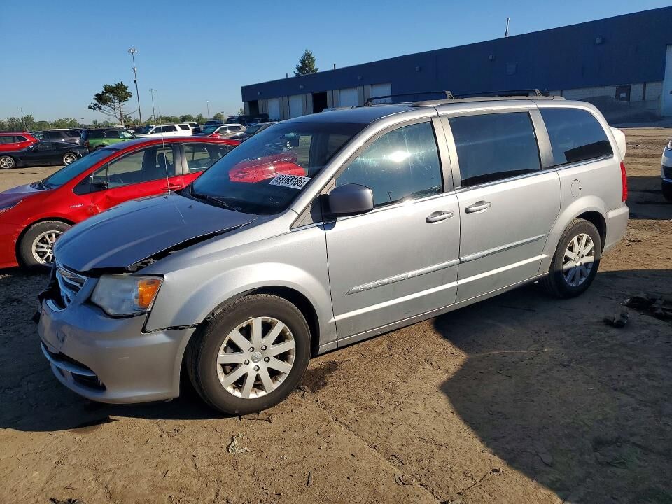 2013 CHRYSLER Town and Country