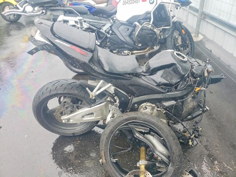 2005 HONDA CB