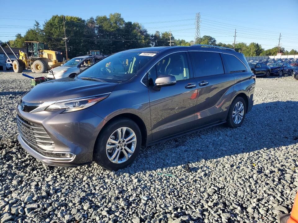 2023 TOYOTA Sienna
