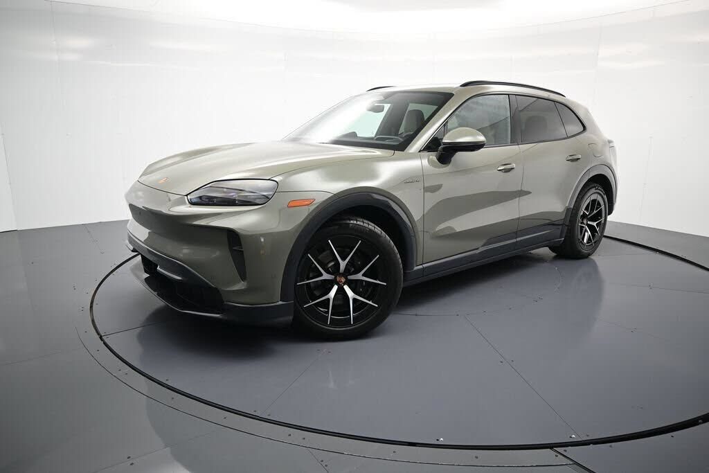 2026 PORSCHE Cayenne