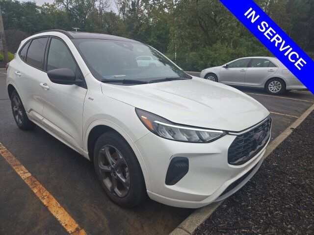2024 FORD Escape