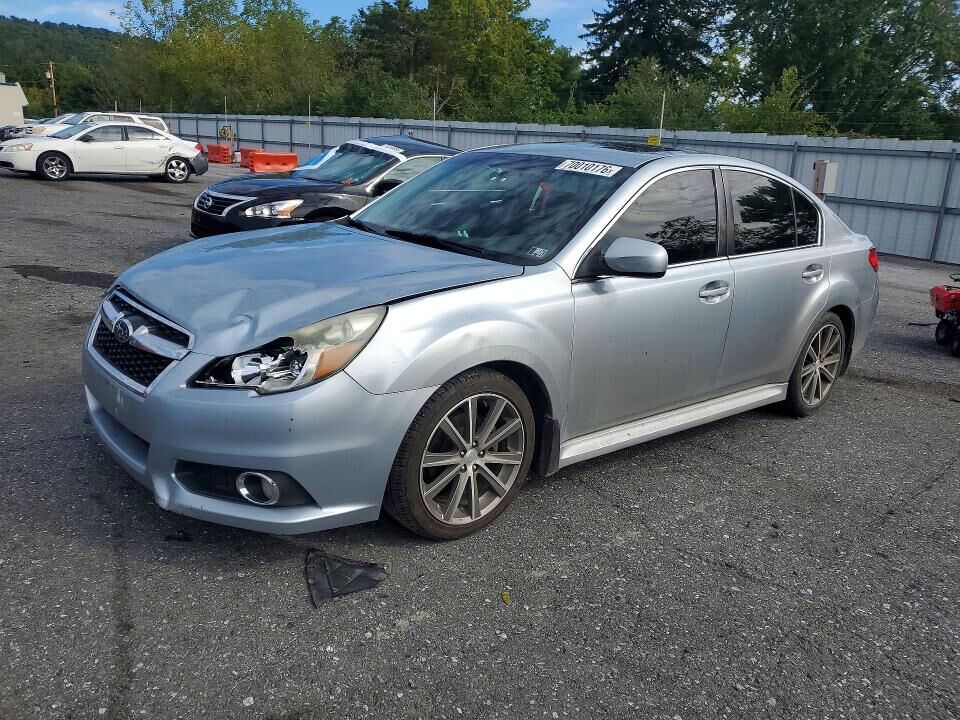 2013 SUBARU Legacy
