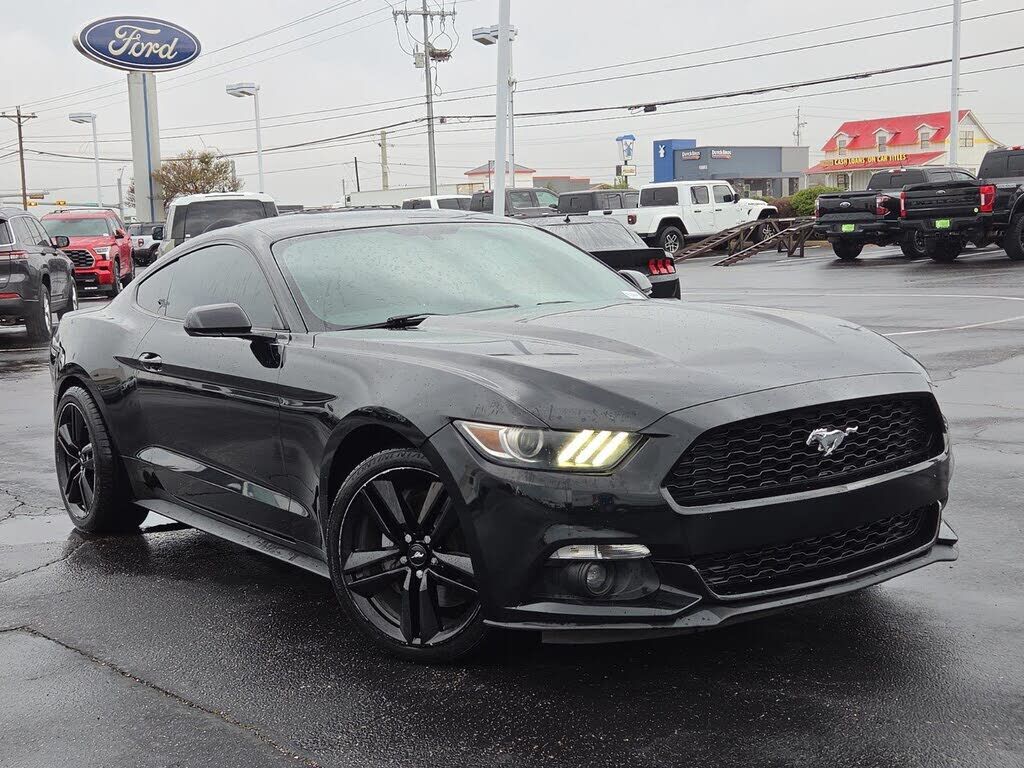 2017 FORD Mustang