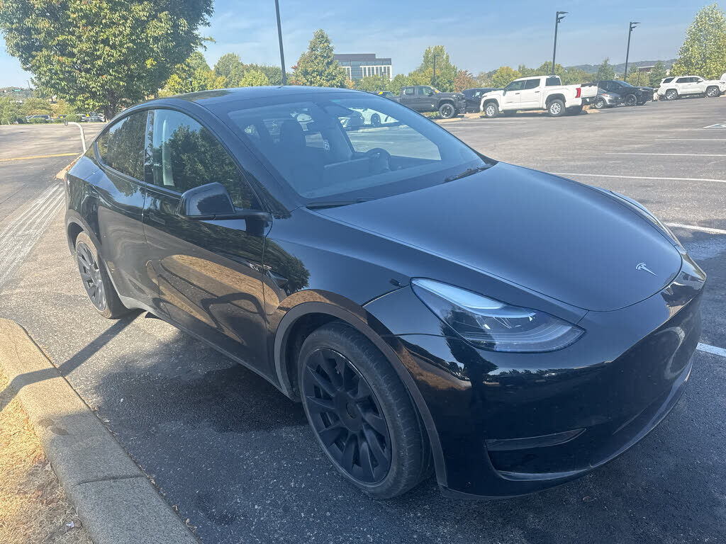2024 TESLA Model Y
