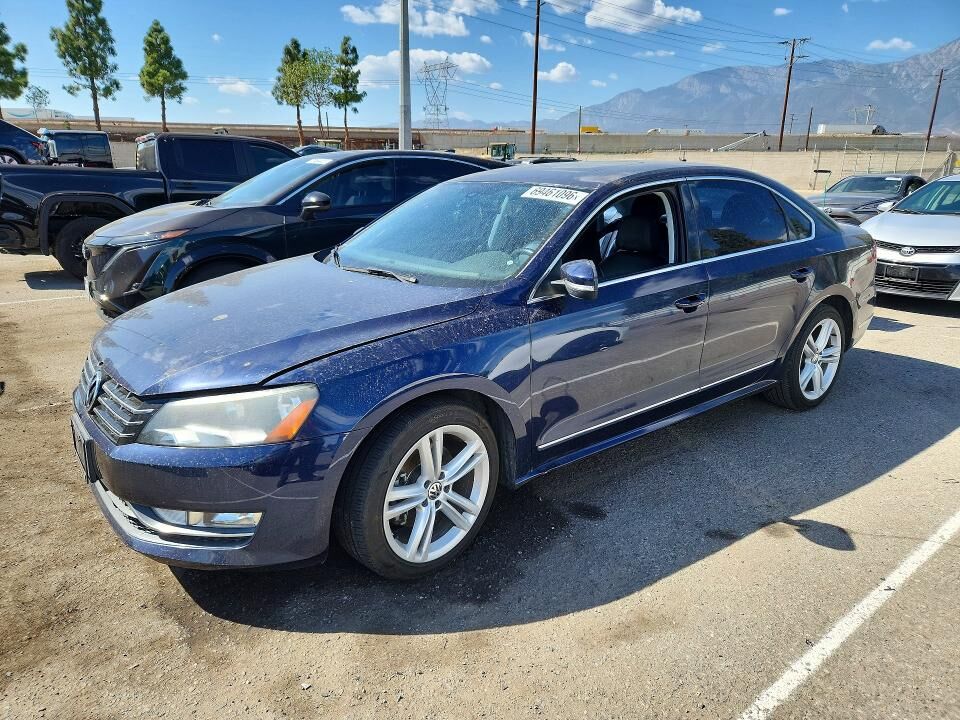 2013 VOLKSWAGEN Passat