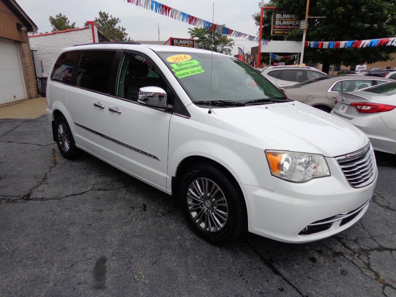 2014 CHRYSLER Town and Country