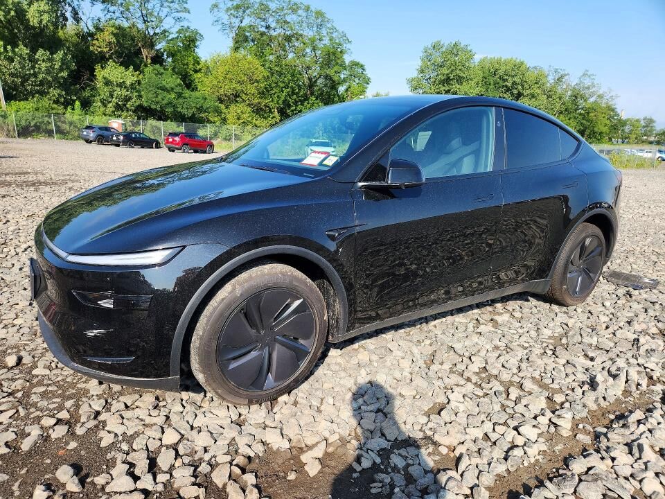 2026 TESLA Model Y