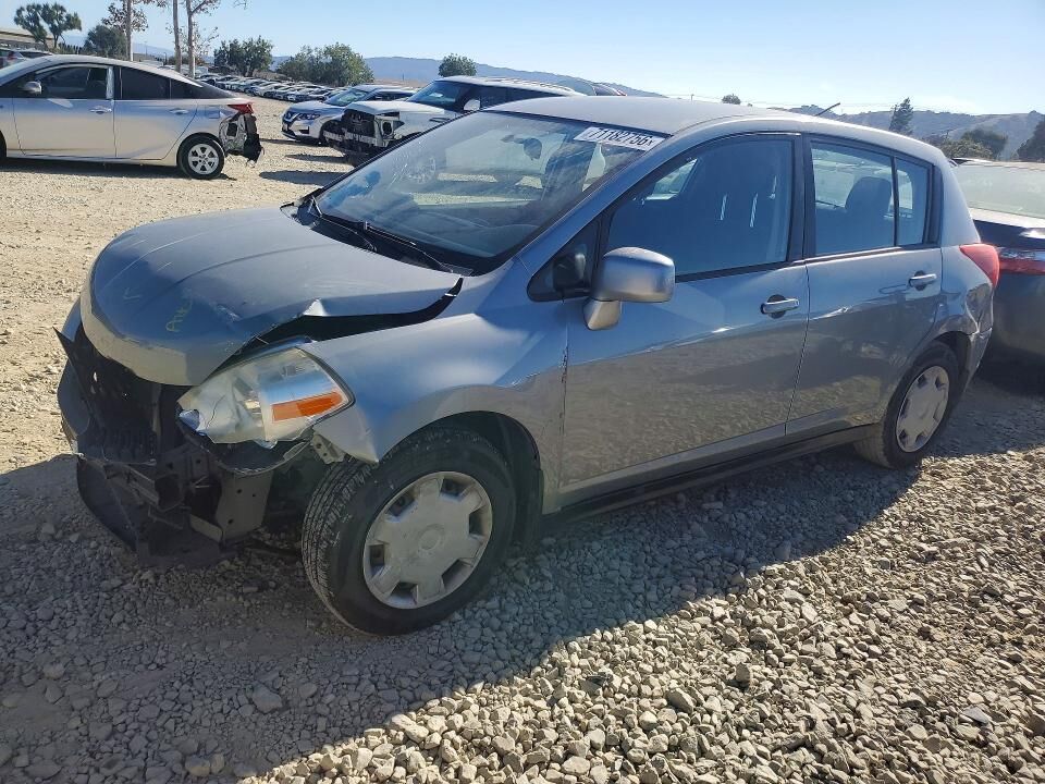 2011 NISSAN Versa
