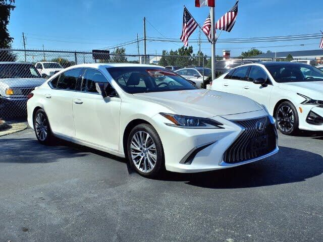 2021 LEXUS ES