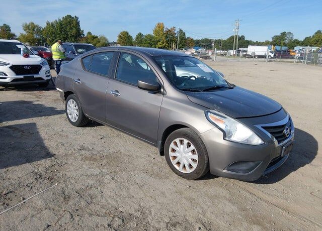 2015 NISSAN Versa