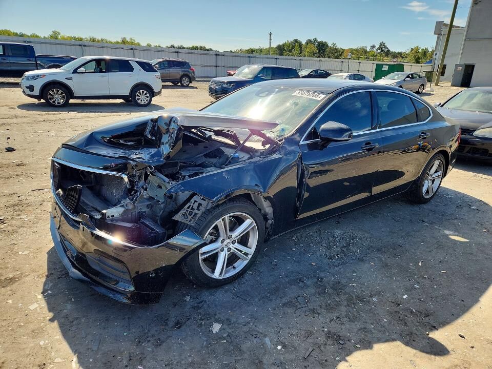 2018 VOLVO S90
