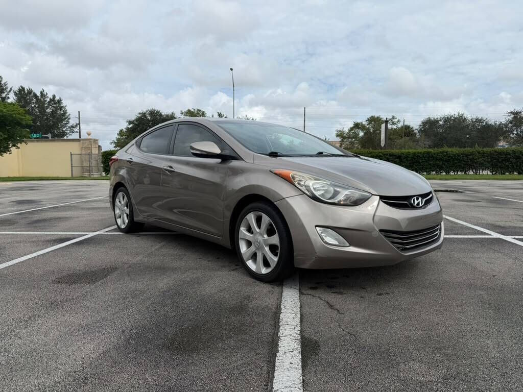 2012 HYUNDAI Elantra
