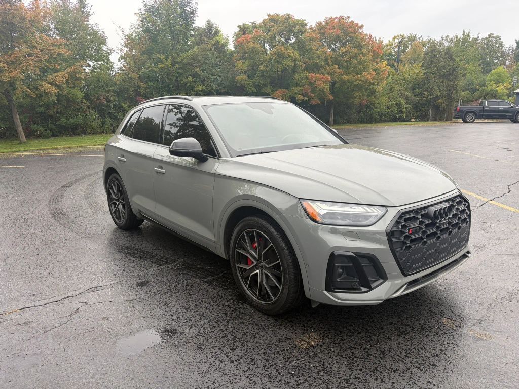 2022 AUDI SQ5