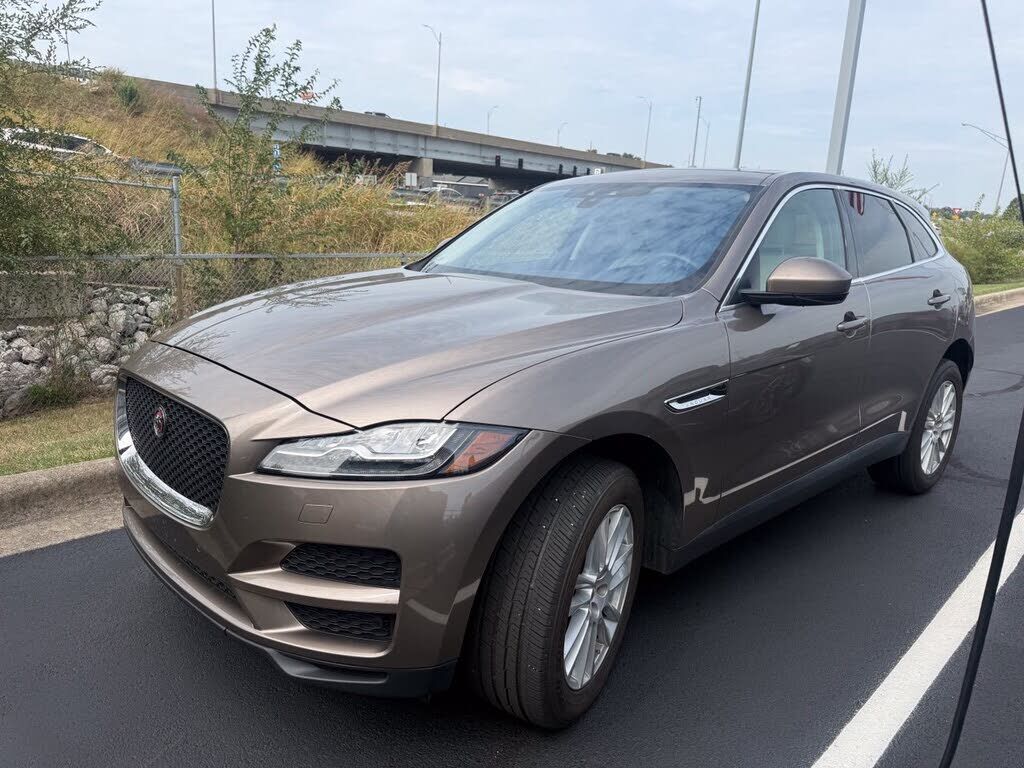 2017 JAGUAR F-Pace
