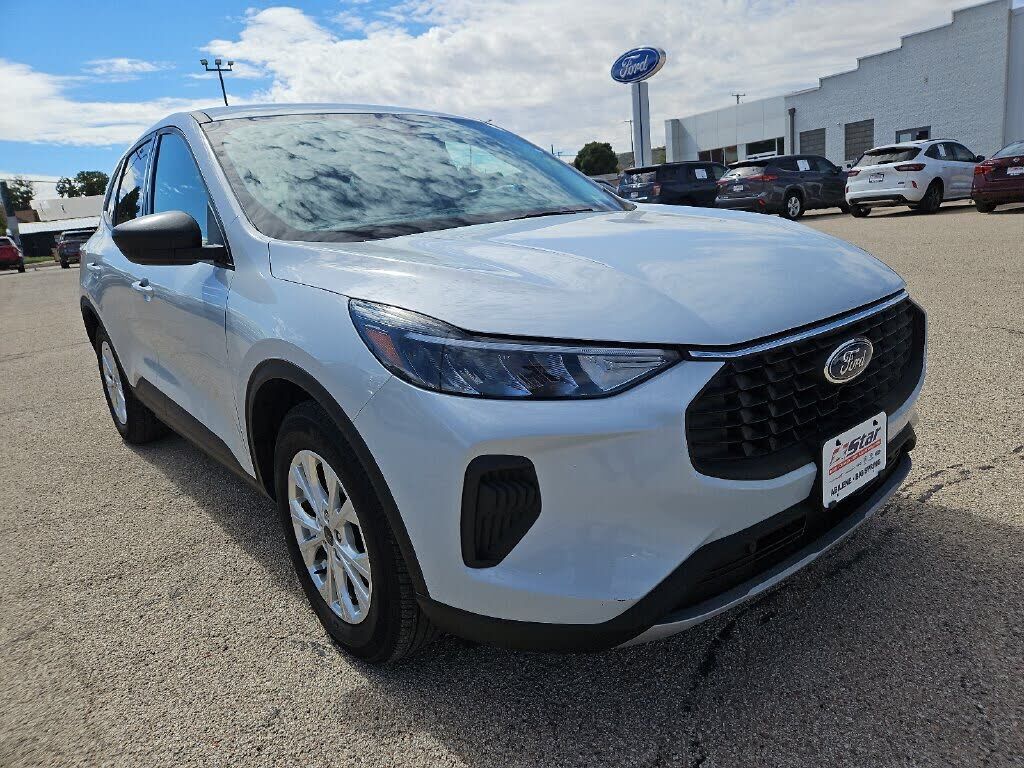 2025 FORD Escape