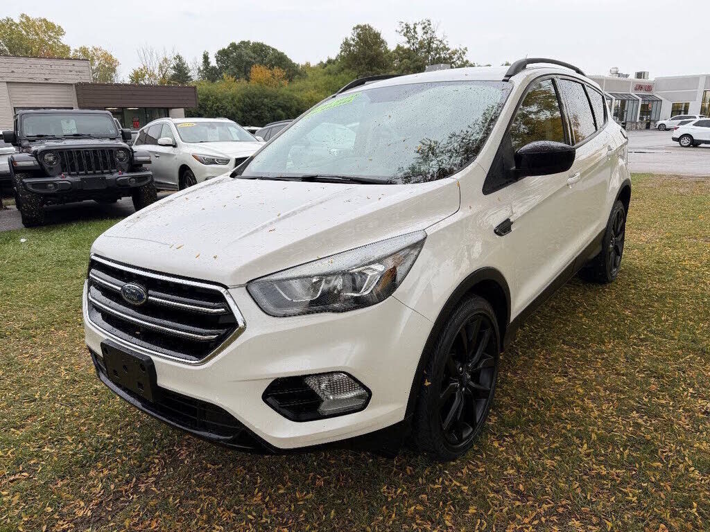 2017 FORD Escape