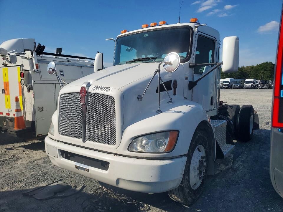 2017 KENWORTH T3 Series