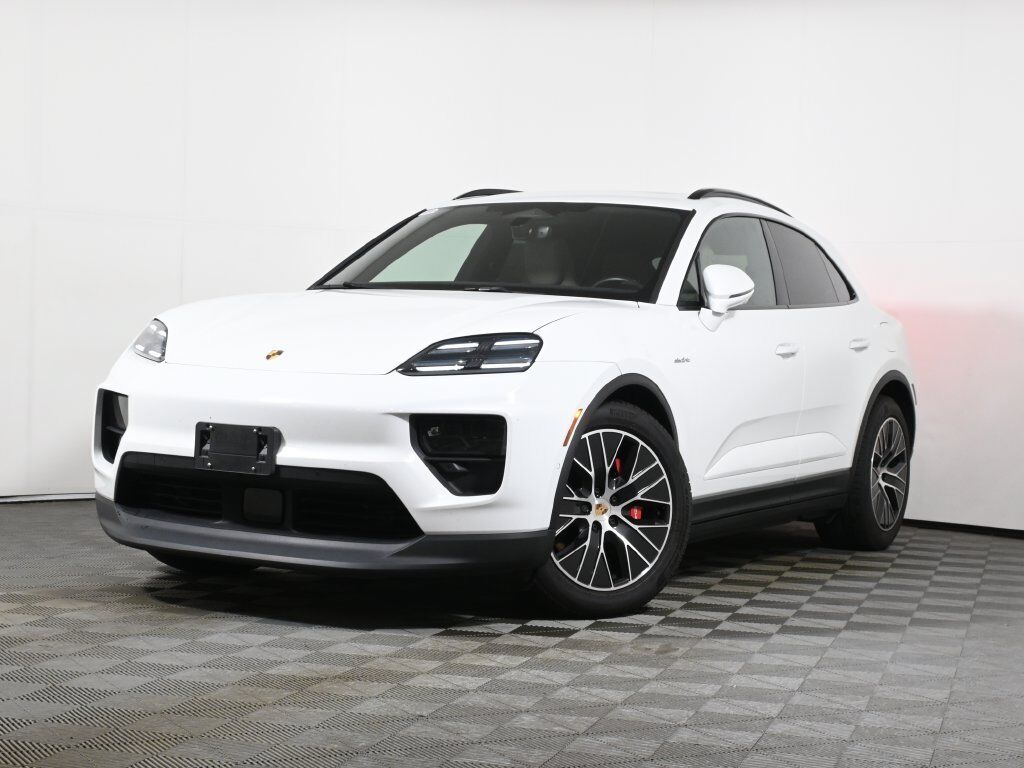 2025 PORSCHE Macan