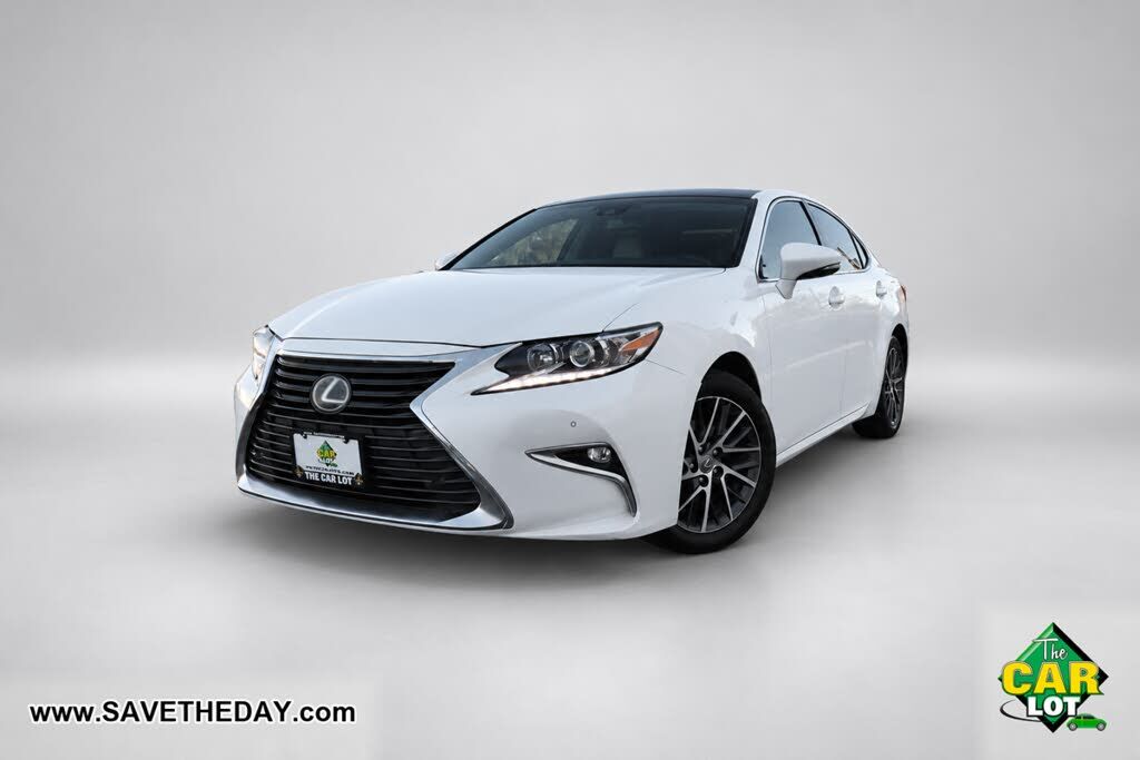 2017 LEXUS ES