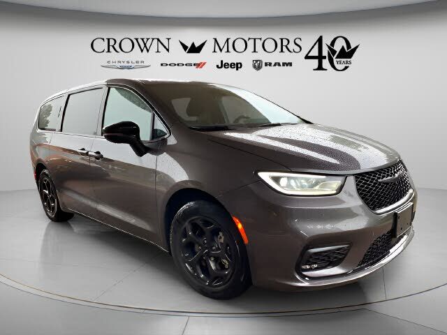 2023 CHRYSLER Pacifica