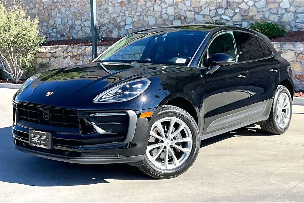 2024 PORSCHE Macan