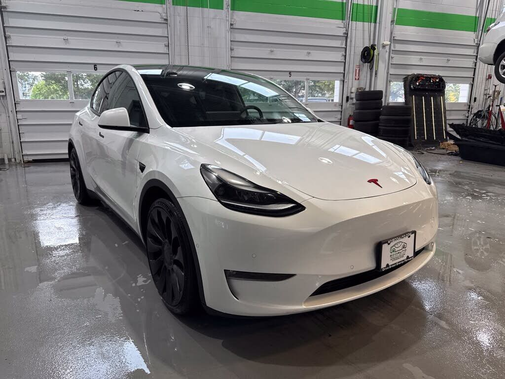 2022 TESLA Model Y