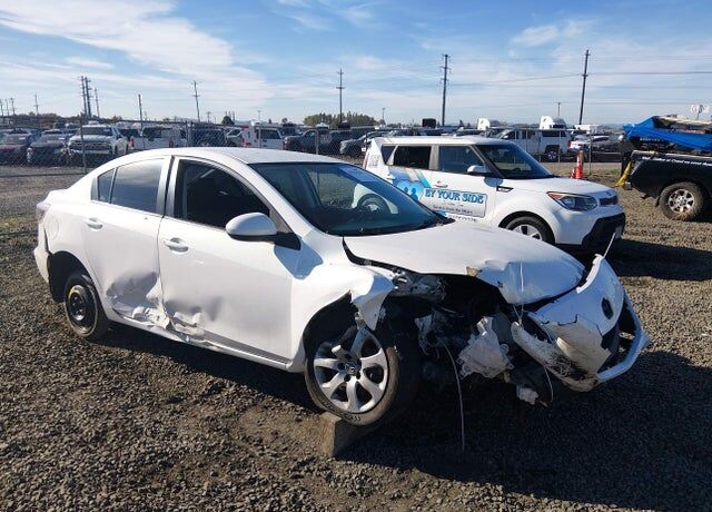 2013 MAZDA Mazda3