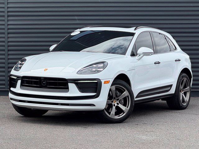 2023 PORSCHE Macan