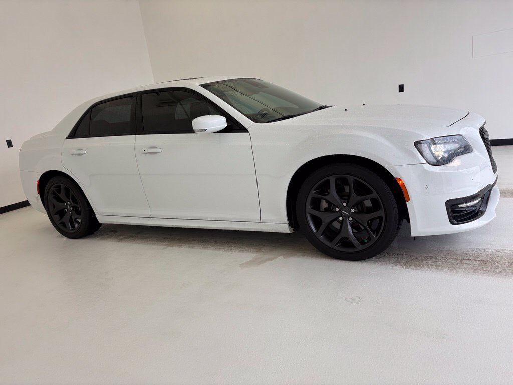 2023 CHRYSLER 300