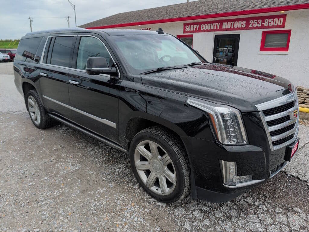 2017 CADILLAC Escalade ESV