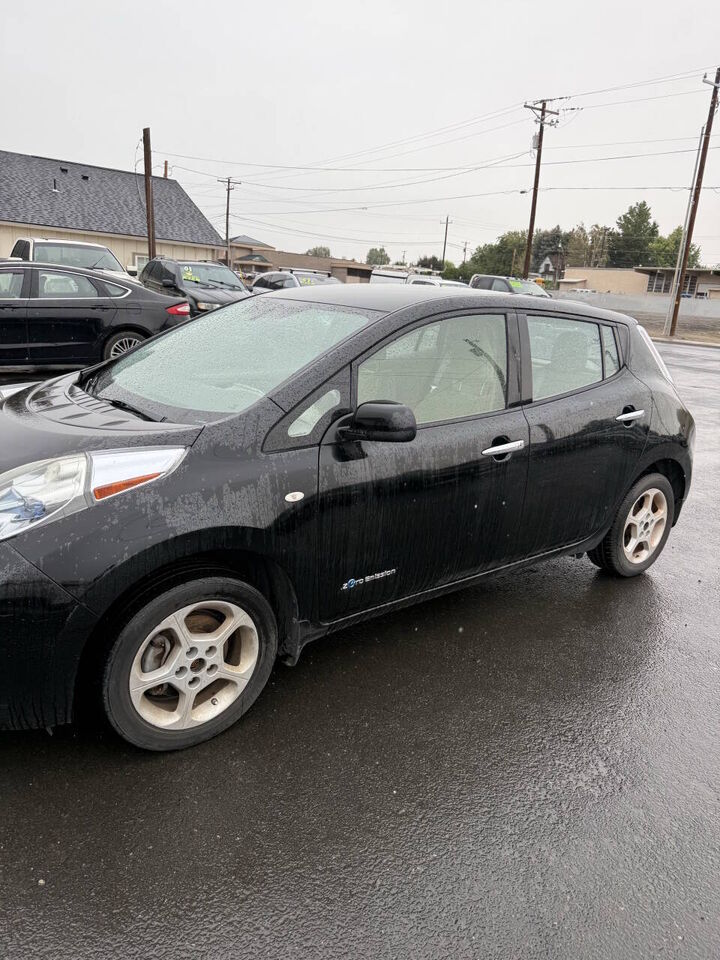 2011 NISSAN Leaf