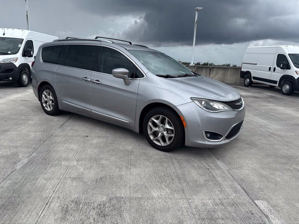2019 CHRYSLER Pacifica