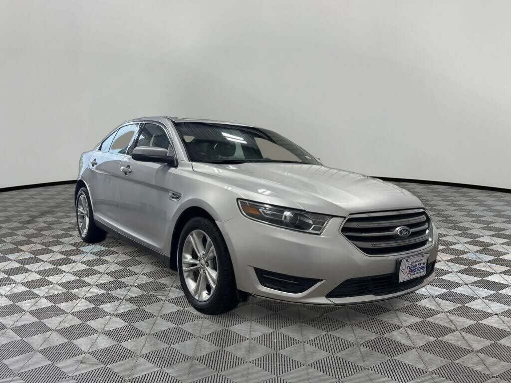 2016 FORD Taurus