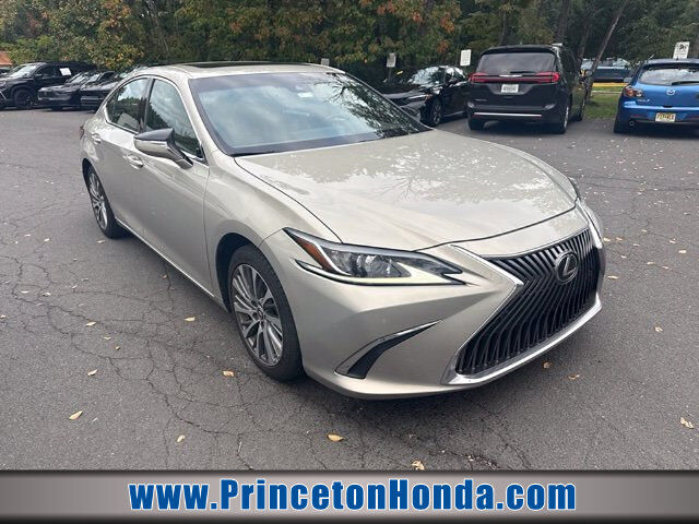 2020 LEXUS ES