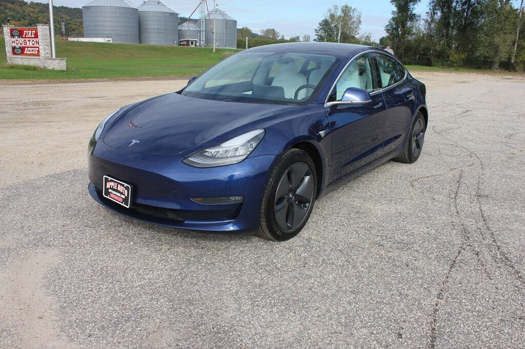2019 TESLA Model 3