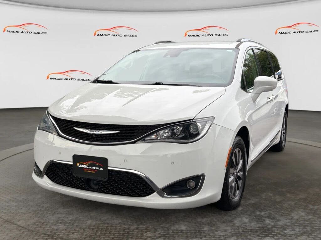 2019 CHRYSLER Pacifica