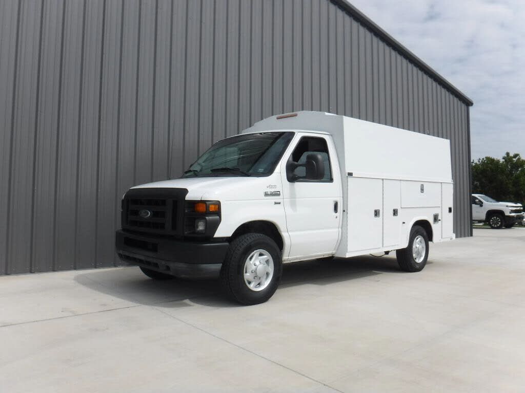 2010 FORD E-350