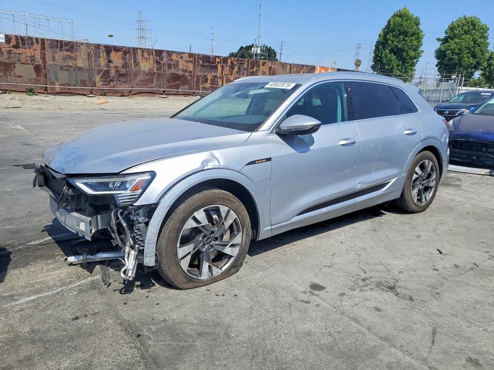 2022 AUDI e-tron