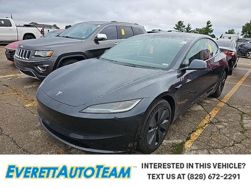 2025 TESLA Model 3