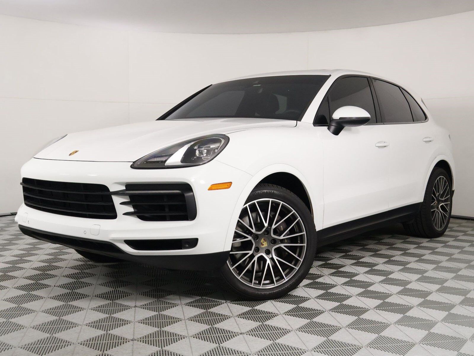 2023 PORSCHE Cayenne